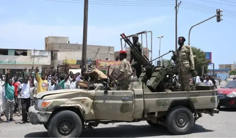 السودان على حافة الانهيار: اعتقالات تعسفية وأزمة اقتصادية تهدد الدولة