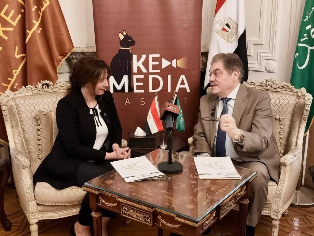 باستيت كميديا” مستشارًا سياسيًا وإعلاميًا لحزب “الوفد”.. وتوقيع اتفاق تعاون بين د.السيد البدوي وقصواء الخلالي