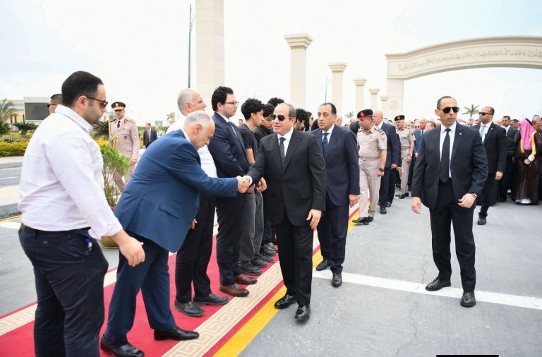 السيسي يتقدم مشيعي جنازة اللواء كمال مدبولي والد رئيس الوزراء