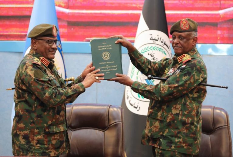 إعادة هيكلة القيادة العسكرية في جمهورية السودان وتحولات ميدانية كبرى في النيل الأزرق