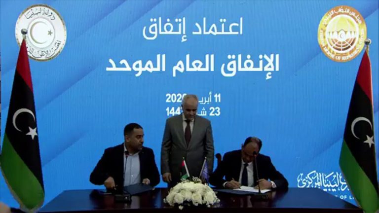 ليبيا توحّد ميزانيتها لأول مرة منذ 13 عامًا.. اتفاق تاريخي لضبط الإنفاق وإنهاء الانقسام