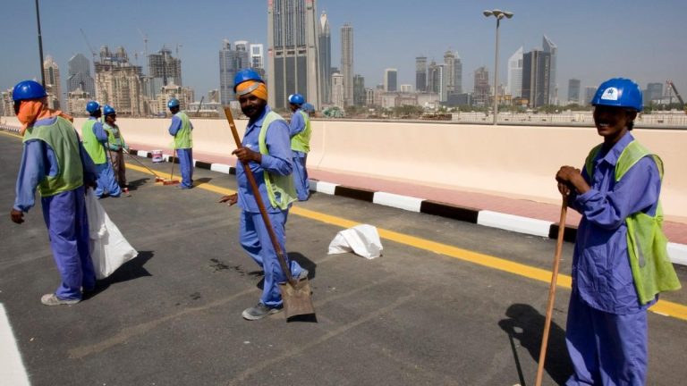نظام الكفالة والعمالة الأجانب في السعودية قبيل مونديال 2034