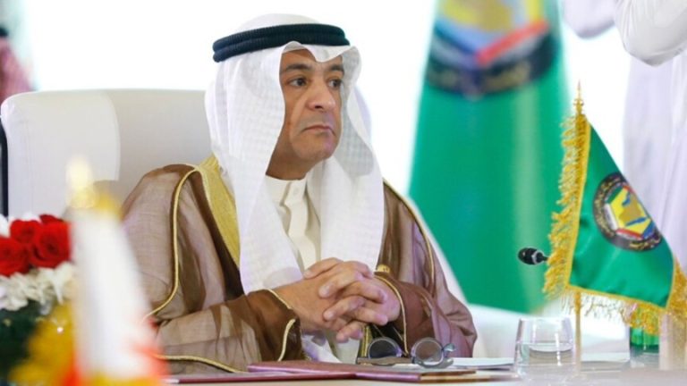 قمة جدة الخليجية تدعو لتسريع مشروع أنابيب النفط ومنظومة إنذار مبكر وترفض إغلاق مضيق هرمز