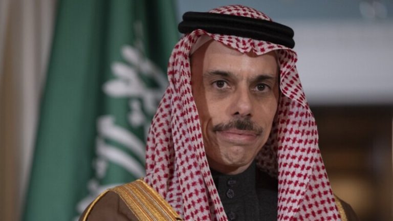 السعودية تكثف اتصالاتها الإقليمية.. فيصل بن فرحان يبحث مع إيران وقطر والبحرين وأفغانستان تطورات المنطقة