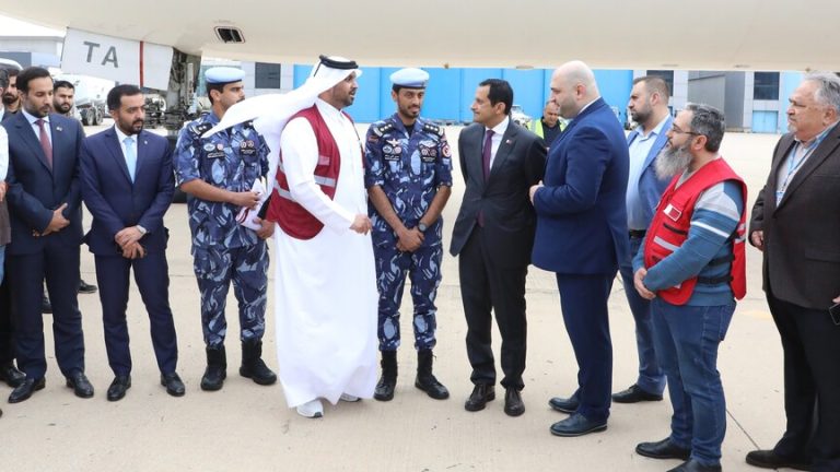 قطر ترسل أكثر من 100 طن مساعدات طبية إلى لبنان لدعم القطاع الصحي وسط التصعيد