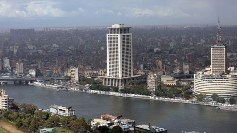 مصر تبحث مع تركيا وباكستان وسلطنة عمان تطورات المفاوضات الأمريكية الإيرانية