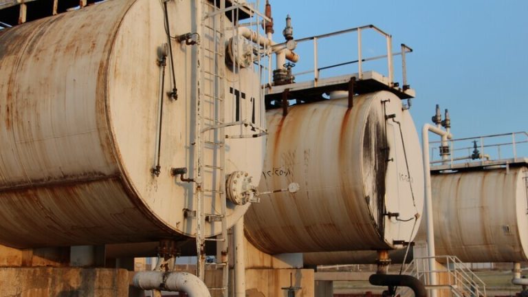 السعودية تعلن استعادة طاقة ضخ النفط بالكامل عبر خط شرق–غرب بعد هجمات إيرانية