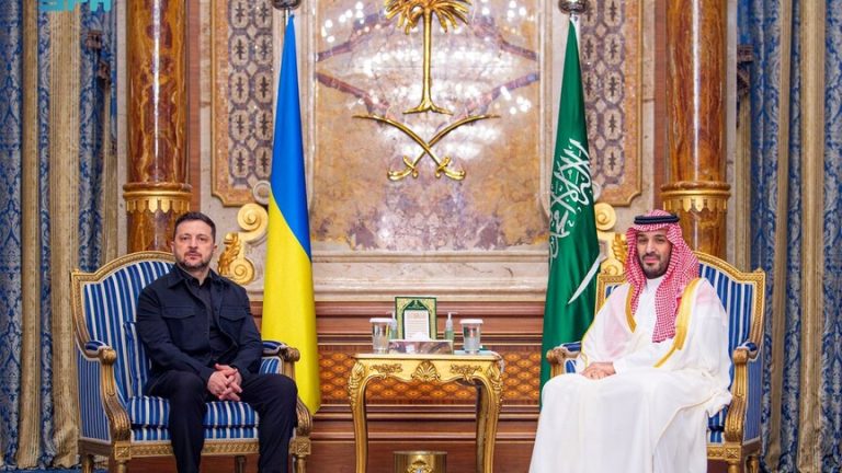 محمد بن سلمان وزيلينسكي يبحثان في جدة تطورات الشرق الأوسط وتعزيز التعاون الدفاعي