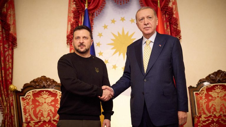 زيلينسكي يصل تركيا للقاء الرئيس أردوغان