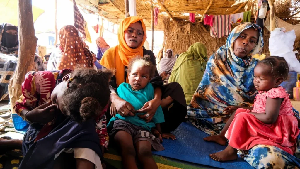 لوموند: السودان يعيش أكبر مأساة إنسانية حاليًا.. حرب الجنرالين تدخل عامها الرابع وتُنذر بانفجار إقليمي