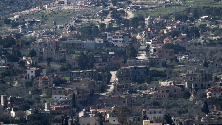 إنذار إسرائيلي بإخلاء 8 قرى جنوب لبنان رغم الهدنة… وتصاعد التوتر مع استمرار القصف