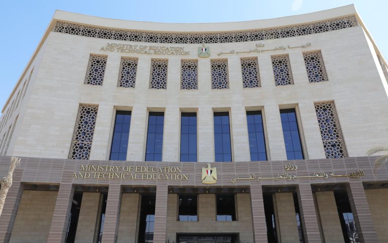 التعليم تقرر تأجيل امتحانات “الشهر” بجميع المحافظات بسبب سوء الأحوال الجوية