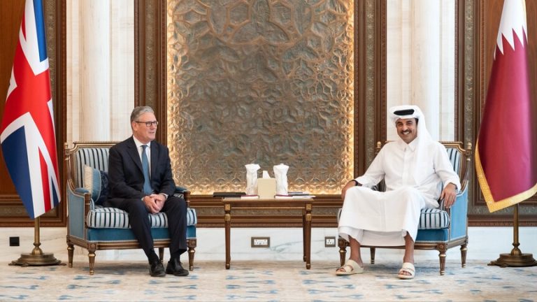 قطر وبريطانيا تؤكدان ضرورة تثبيت هدنة واشنطن وطهران وتحويلها إلى سلام دائم