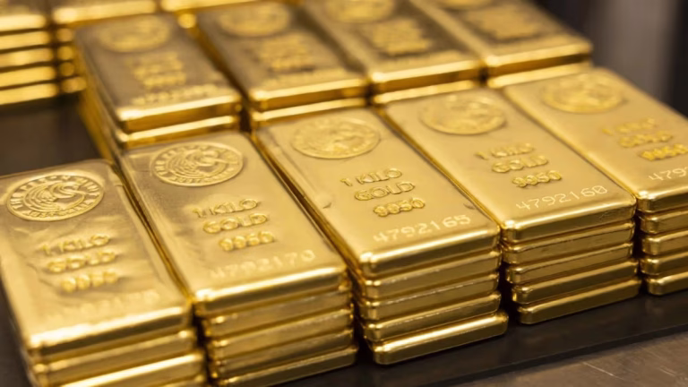 الذهب يتراجع 2% بعد خطاب ترامب وسط غموض بشأن الحرب في الشرق الأوسط