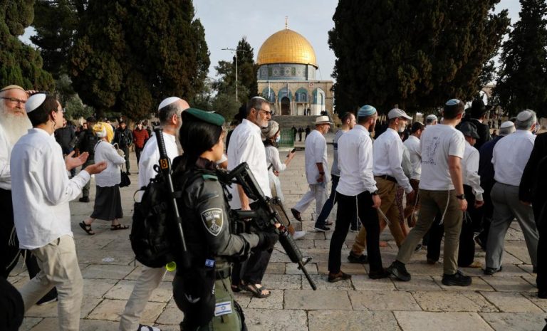 محافظة القدس: تصعيد خطير بالأقصى ومحاولات إسرائيلية لفرض واقع جديد في باحاته