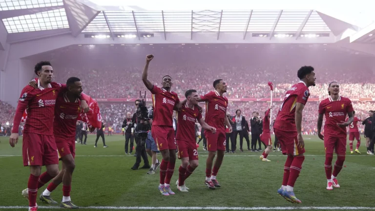 ليفربول يعلن إقالة المدير الفني آرني سلوت رسميا