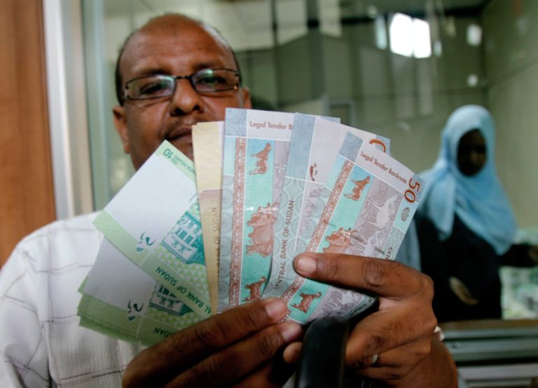 حقيقة إصدار عملة فئة 10 آلاف جنيه.. نفي رسمي وتحذير من الشائعات