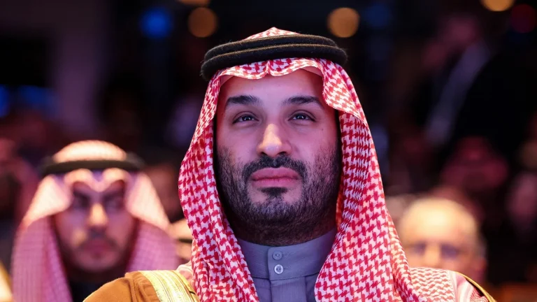 ميدل إيست آي: السعودية تقود تحركاً إقليمياً لمنع انفجار جديد في الشرق الأوسط