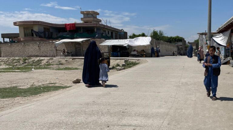 معاناة النساء في افغانستان تقرير يكشف جحيم العنف والحرمان في ولاية ننكرهار