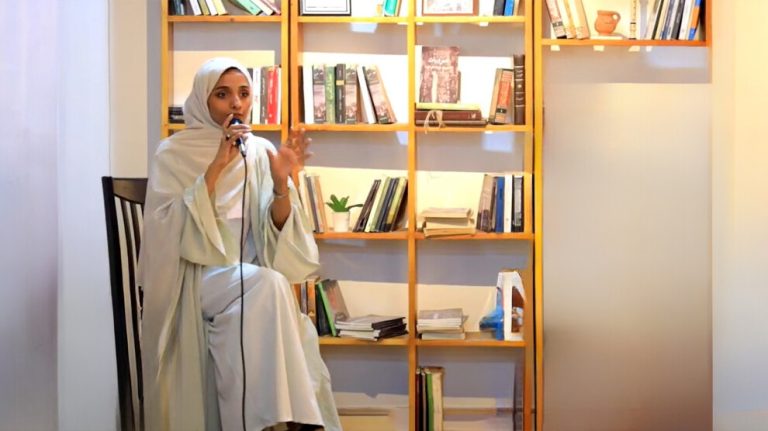 إطلاق كتاب سرديات الحرب لتوثيق تجارب النساء اليمنيات خلال عشر سنوات