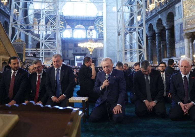 أردوغان يصلي الجمعة في مسجد آيا صوفيا في ذكرى فتح آيا صوفيا