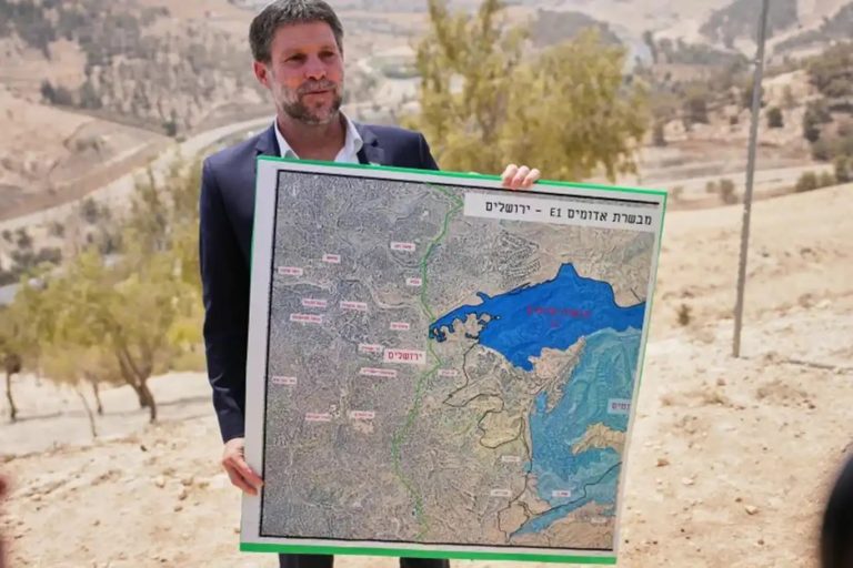 سموتريتش: يجب تغيير حدود إسرائيل وضمّ أراضٍ من غزة وسوريا ولبنان والضفة