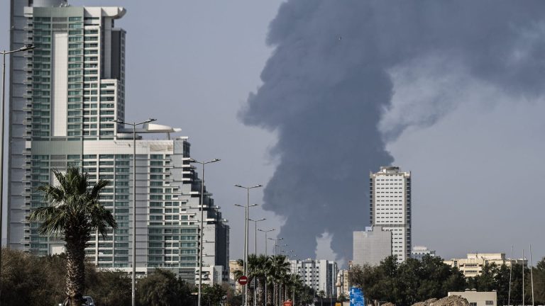 وول ستريت جورنال: الإمارات نفذت هجمات سرية ضد إيران بينها استهداف مصفاة في جزيرة لافان