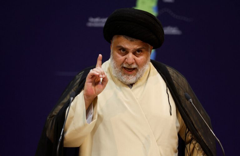 مقتدى الصدر يعلن انفكاك سرايا السلام عن التيار الشيعي والتحاقها بالدولة العراقية