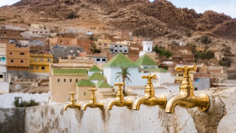 أزمة انقطاع الماء الصالح للشرب تثير استياء واسع في جماعة مولاي بوعزة بالمغرب