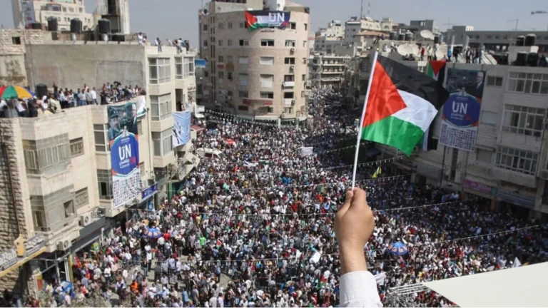 النظام السياسي الفلسطيني: صراع البقاء بين أنياب الفساد وحلم التغيير المنشود