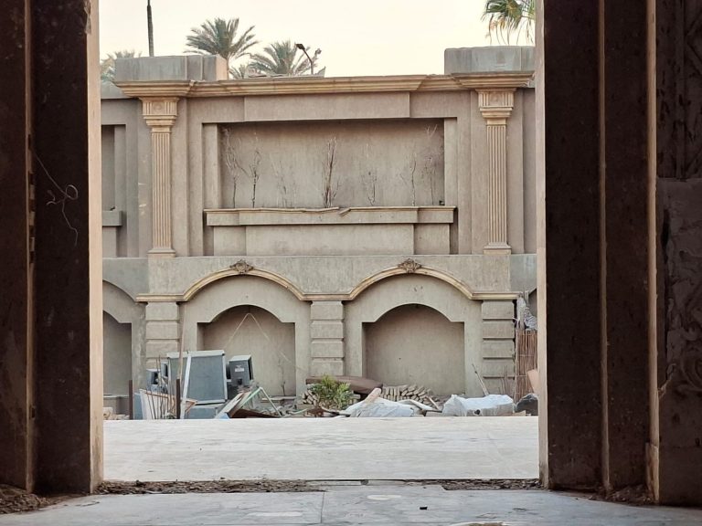 سطو قانوني على منزل المهندس أكمل قرطام تحت غطاء التطوير
