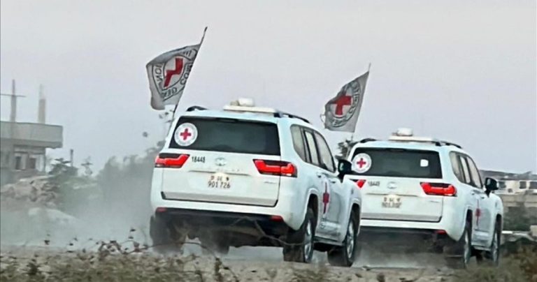 حقوق المعتقلين الفلسطينيين تواجه قيودا إسرائيلية جديدة لمنع زيارات الصليب الأحمر