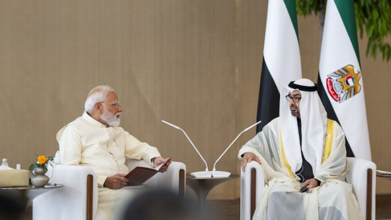 محمد بن زايد ومودي يبحثان في أبوظبي تعزيز الشراكة الإماراتية الهندية في الطاقة والتكنولوجيا