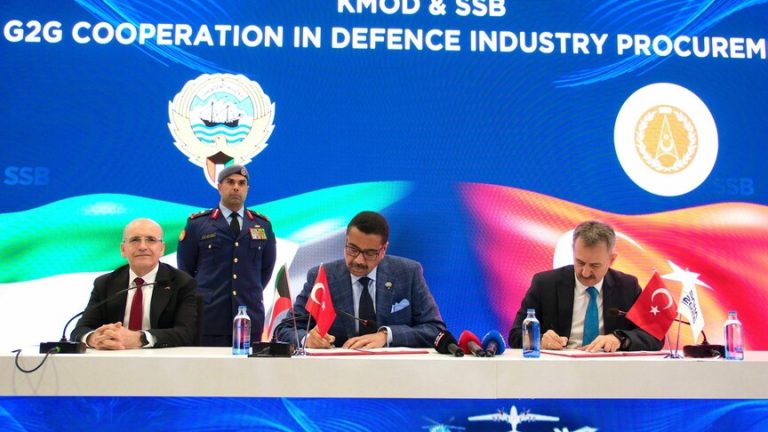 الكويت وتركيا توقعان خطاب نوايا لتعزيز التعاون في الصناعات الدفاعية