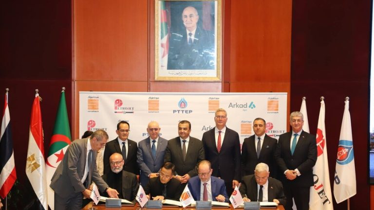 مصر توقع مذكرة تفاهم مع الجزائر لشراء النفط الخام وتأمين احتياجات السوق المحلية