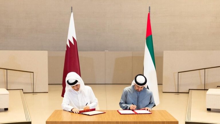 الإمارات وقطر توقعان اتفاقيات اقتصادية وتؤكدان انتقال العلاقات إلى مرحلة أكثر تقدمًا