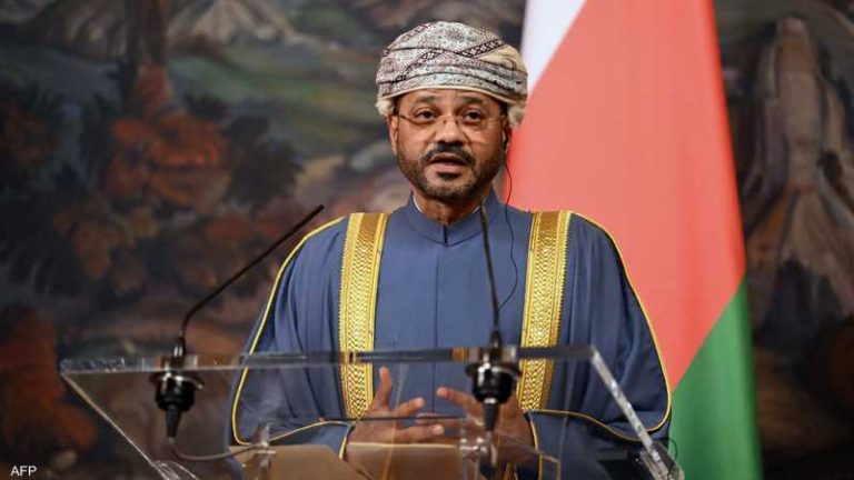 البوسعيدي لـ”لوموند”: عُمان ملتزمة بقانون البحار وتدعو لمنظومة أمنية خليجية تشمل إيران
