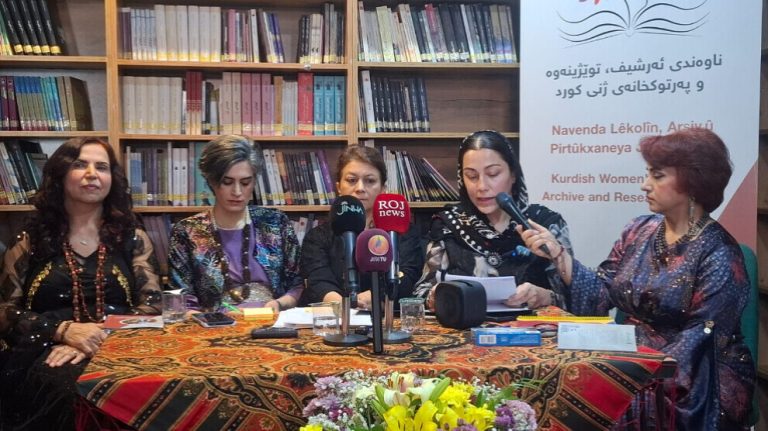 ندوة السليمانية تزيح الستار عن قمع النساء وطمس اللغة والتراث الكردي