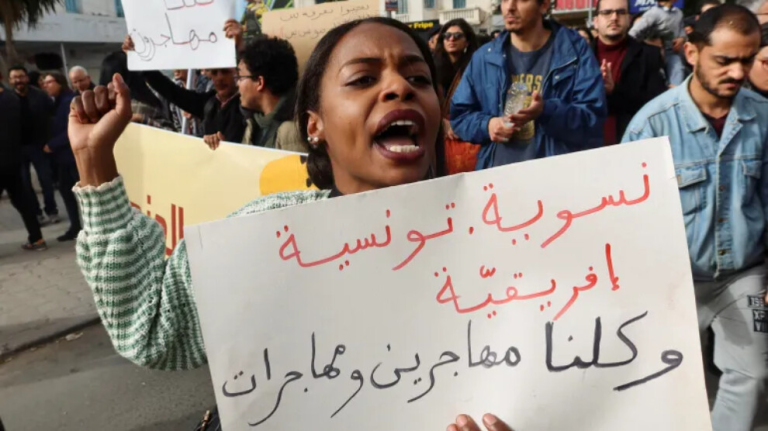 أحزاب ومنظمات تونسية تدين انتهاكات حقوق المهاجرين وتطالب بمحاسبة المتورطين فورا