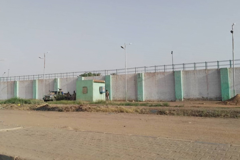 سجون قوات الدعم السريع تكشف تفاصيل مأساوية عن آلاف المحتجزين في السودان