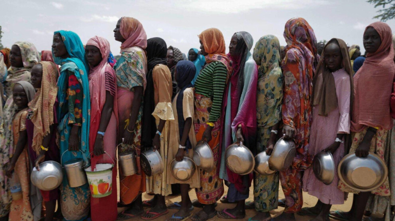 تداعيات الأزمة الاقتصادية القاسية على أوضاع المرأة في السودان