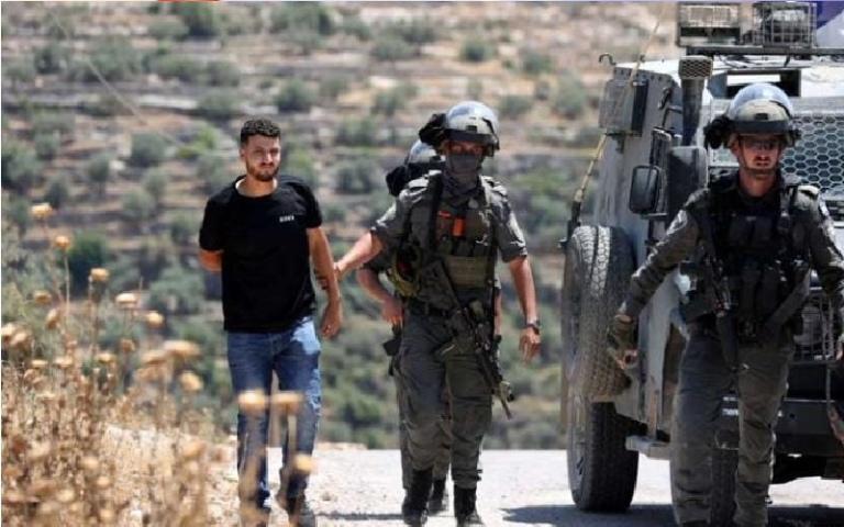 حملة اعتقالات إسرائيلية واسعة تطال 14 فلسطينيا بينهم أطفال في الضفة الغربية