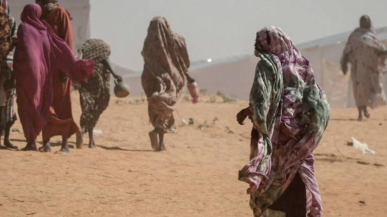 تصاعد الضربات المسيرة في السودان يفاقم الأزمة الإنسانية ويزيد أعداد النازحين قسريا