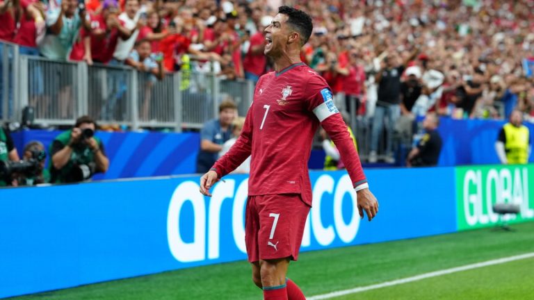 رونالدو يكتب التاريخ ويسجل في 6 نسخ من كأس العالم