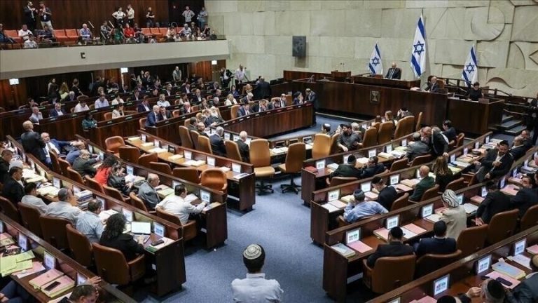 الكنيست الإسرائيلي يصادق بالقراءة الأولى على حل نفسه وسط أزمة تجنيد الحريديم