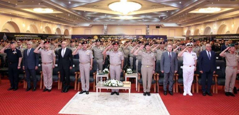 مصر..وزير الدفاع يشهد فعاليات اليوم العلمى للكلية الفنية العسكرية