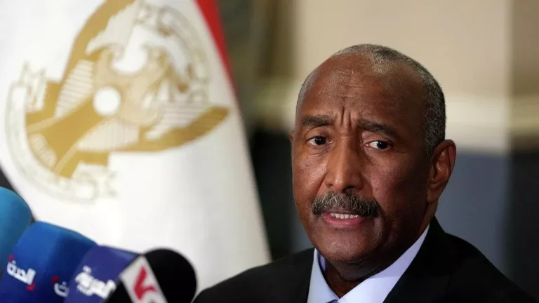 البرهان يؤكد المضي في استعادة الأمن في السودان: لا تراجع عن “القصاص”