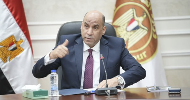وزير العمل يختتم مقابلات شغل 46 وظيفة قيادية ويؤكد اعتماد الكفاءة والجدارة