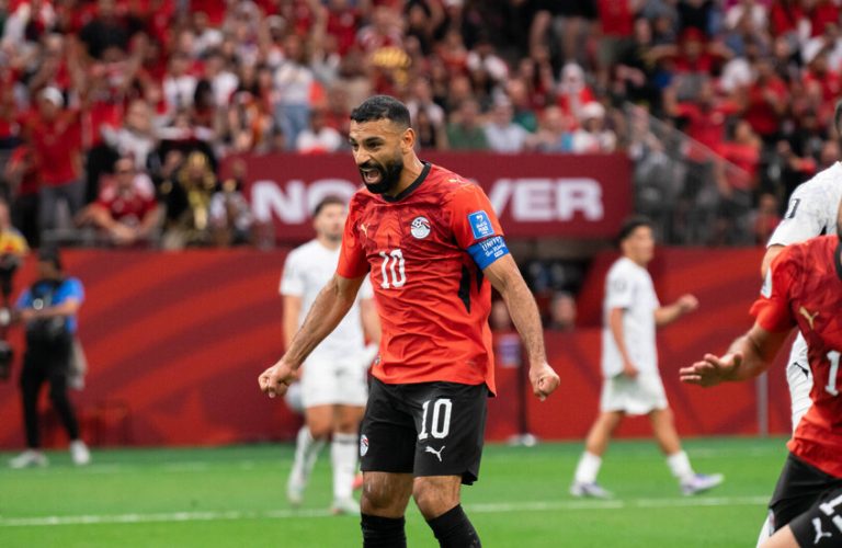 محمد صلاح يخفض راتبه للانتقال إلى بشكتاش التركي