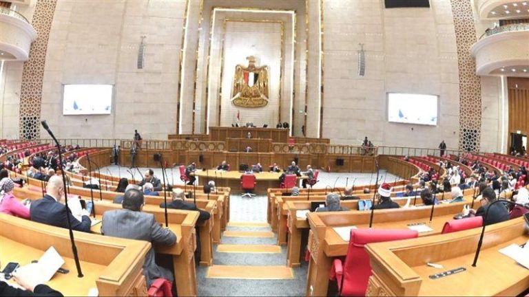 البرلمان المصري يقر اتفاقيات جديدة للتنقيب عن النفط والغاز باستثمارات تتجاوز 220 مليون دولار